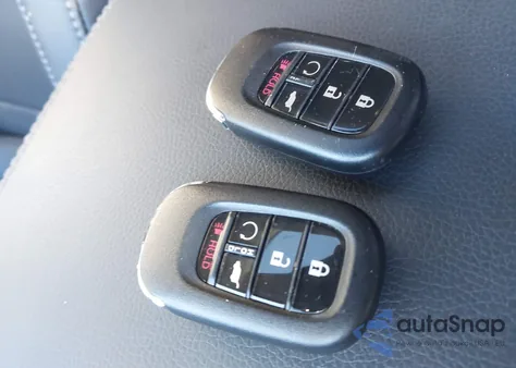 2024 Honda Pilot Touring z USA, uszkodzony, nr VIN 5FNYG1H76RB033685